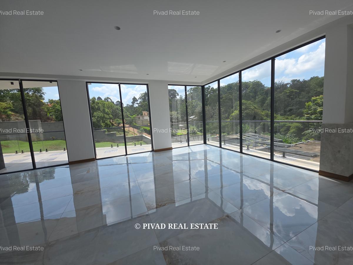 5 Bed House with Garden in Nyari - 8