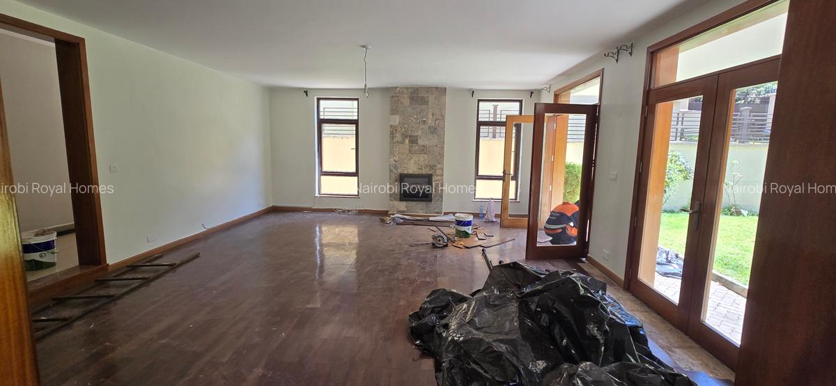5 Bed Townhouse with En Suite at Lavington Off Convent Drive - 12