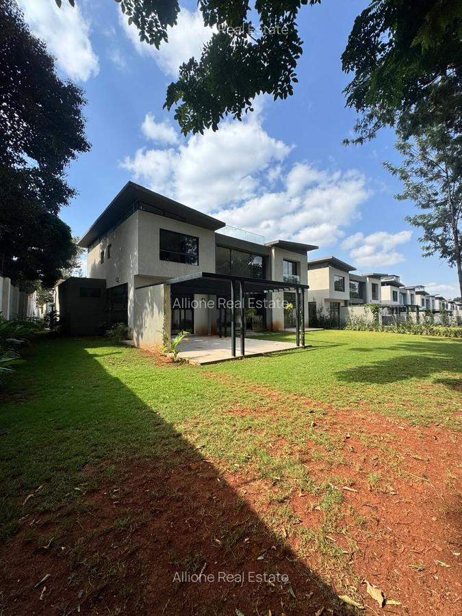 5 Bed Townhouse with Garden at Close To The Un Headquarters - 3