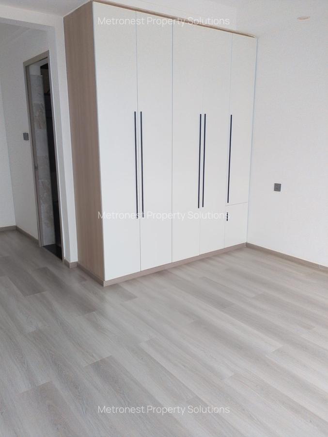 3 Bed Apartment with En Suite at Valley Arcade - 5