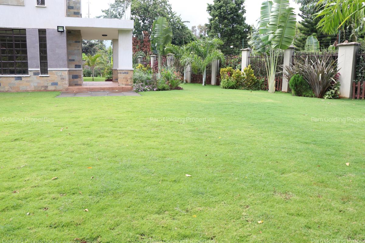 5 Bed House with En Suite in Runda - 16
