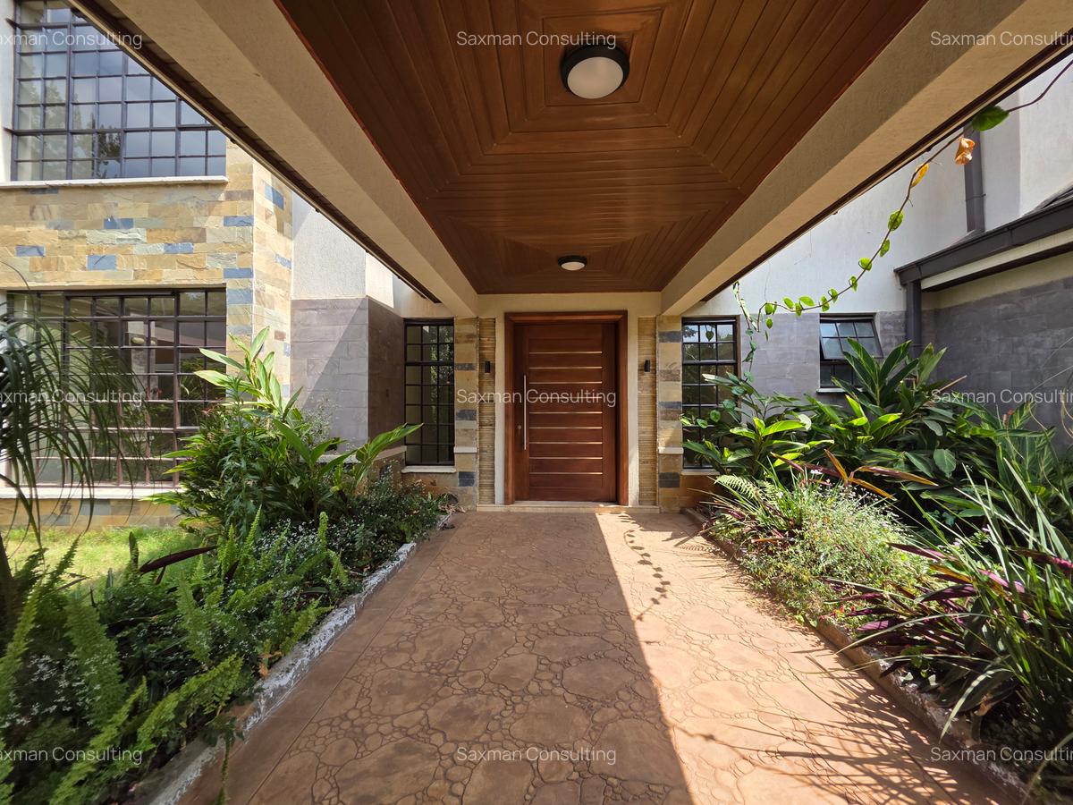 5 Bed House with En Suite in Runda - 14
