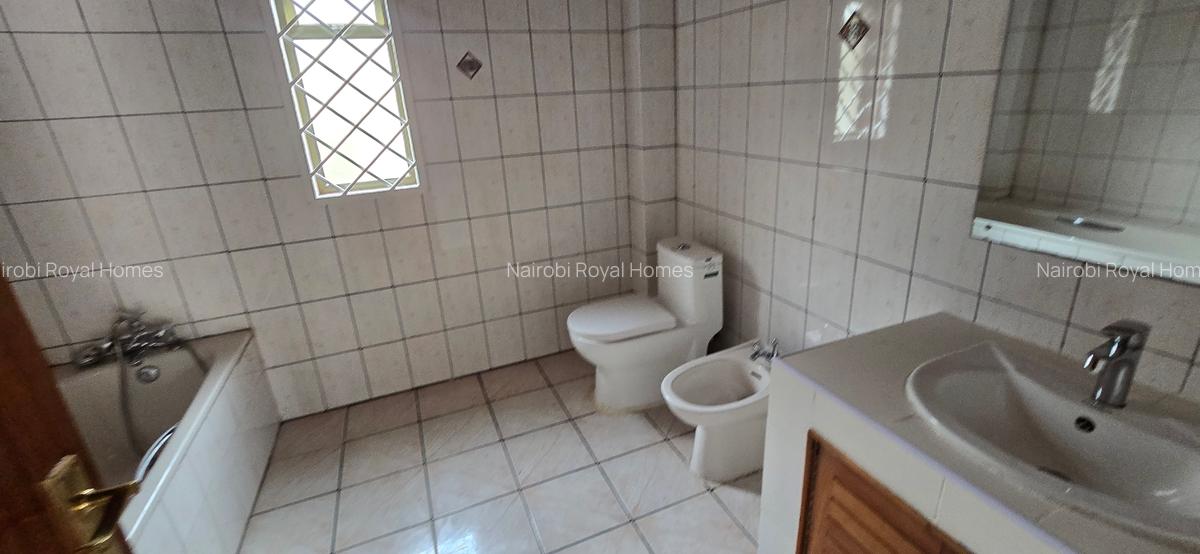 4 Bed Townhouse with En Suite at Lavington Jacaranda Avenue - 14