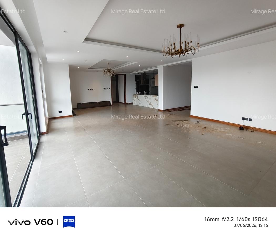 3 Bed Apartment with En Suite in Riverside - 18