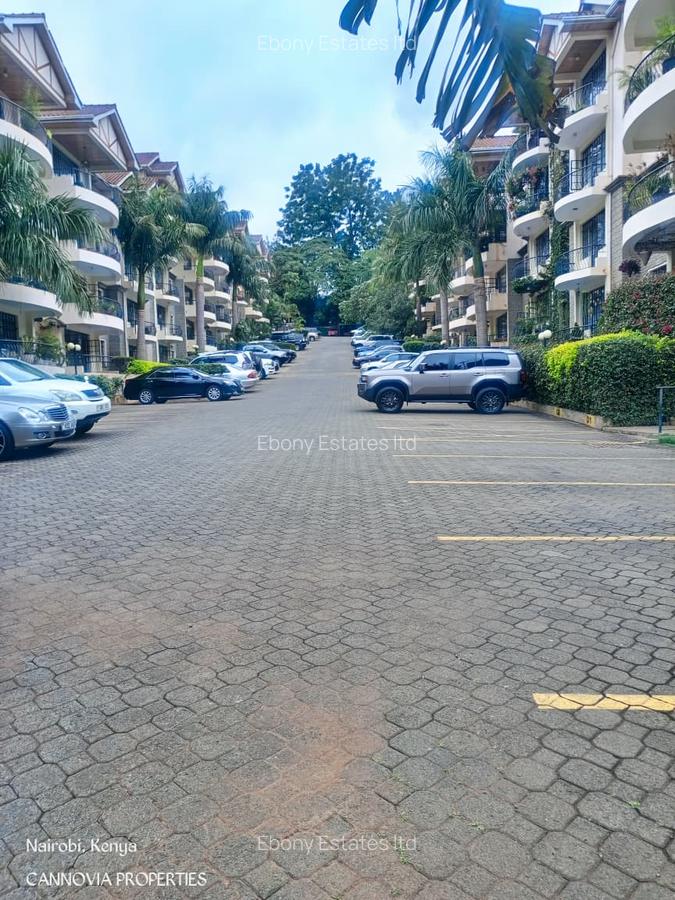 3 Bed Apartment with En Suite in Lavington - 1