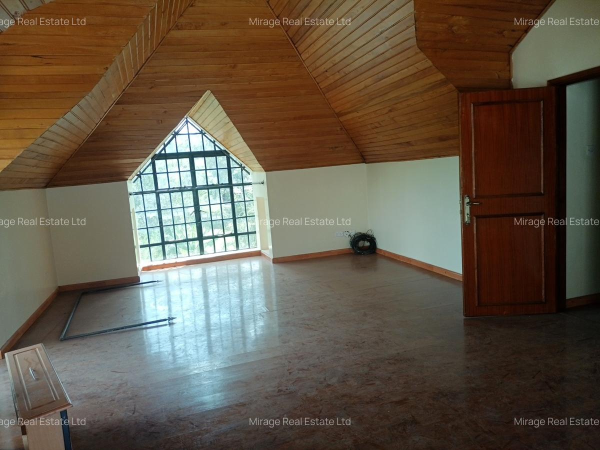 5 Bed Townhouse with En Suite in Lavington - 19
