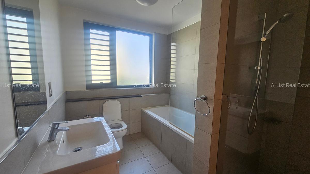 4 Bed Townhouse with En Suite at Garden City - 6