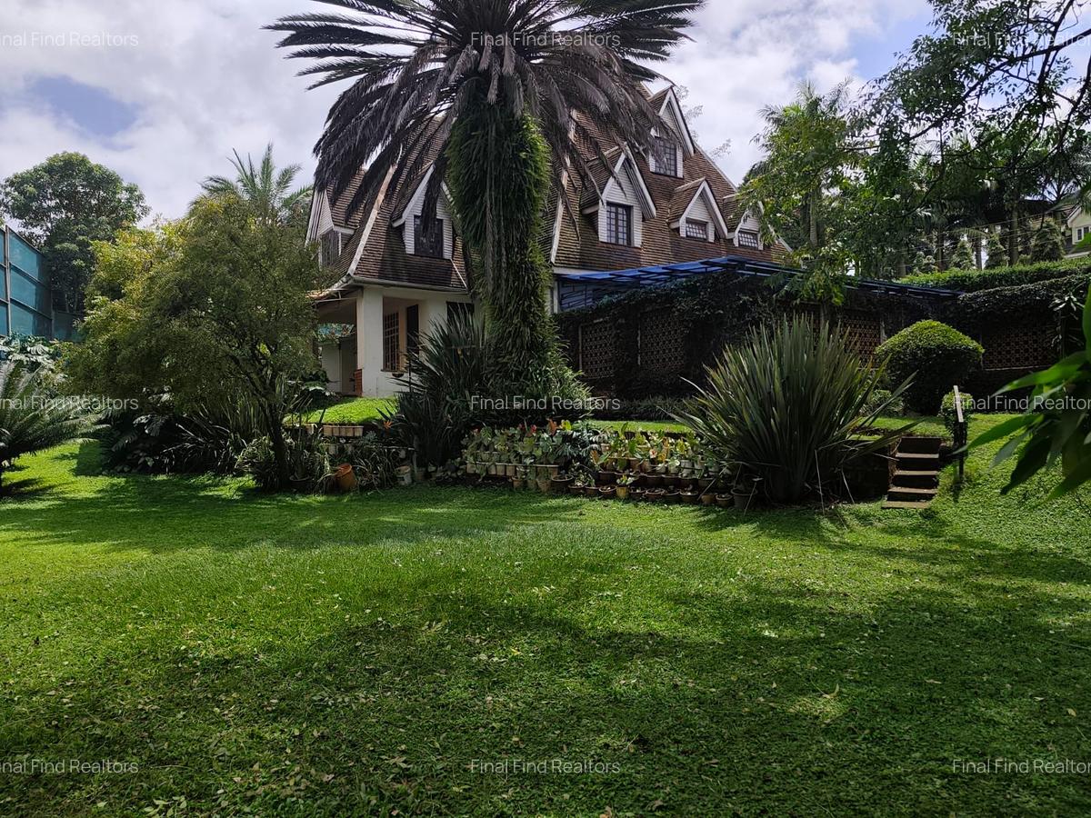 7 Bed House with En Suite in Runda - 5