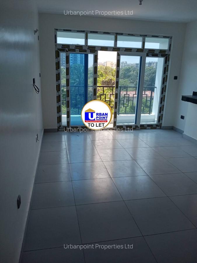 3 Bed Apartment with En Suite in Nyali Area - 2