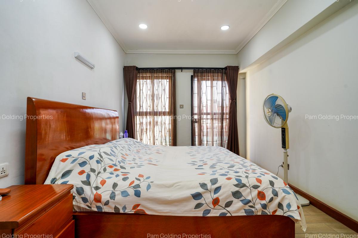 5 Bed Townhouse with En Suite at Muhoho Avenue - 7