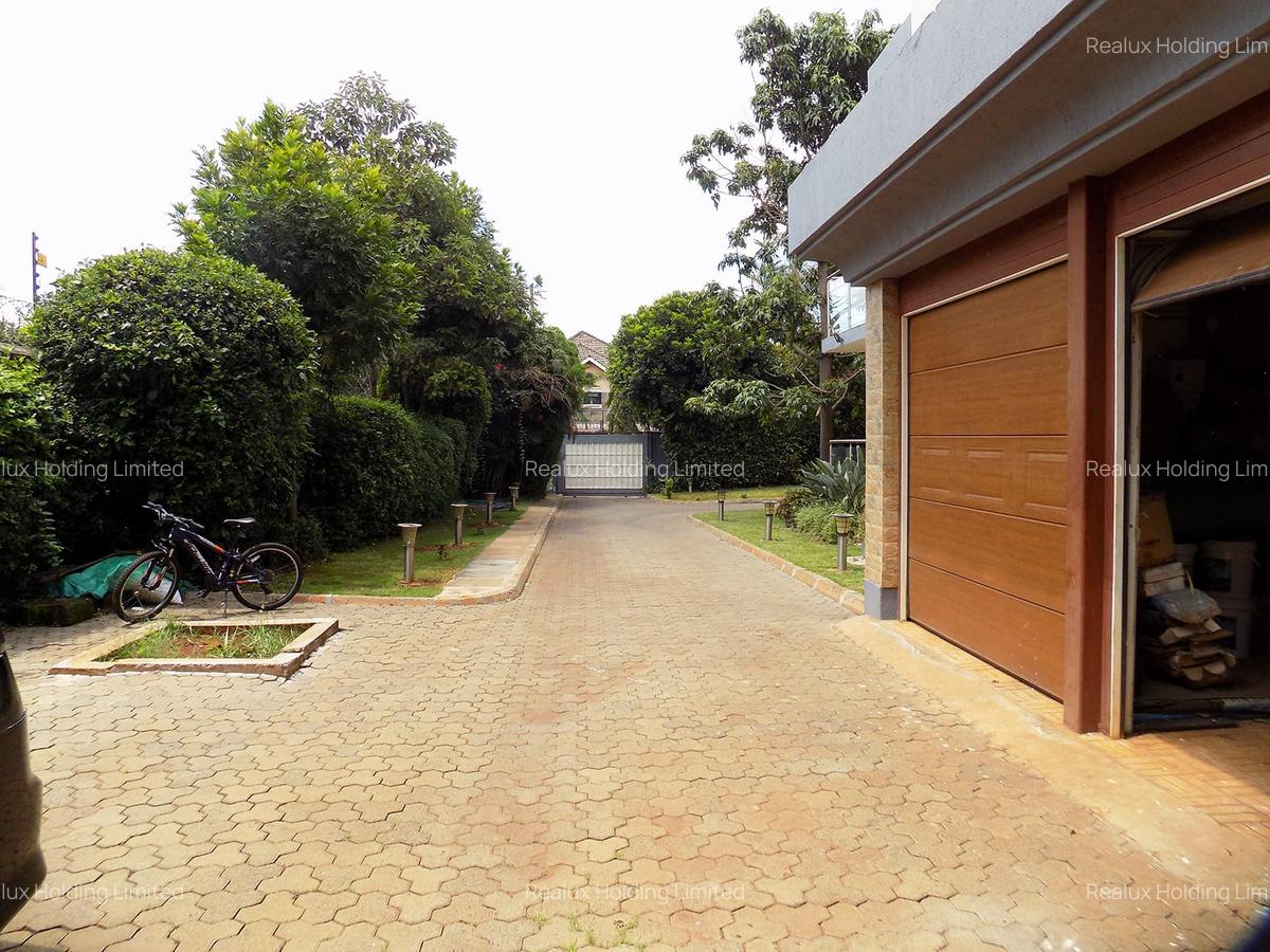 7 Bed Villa with En Suite in Kiambu Road - 3