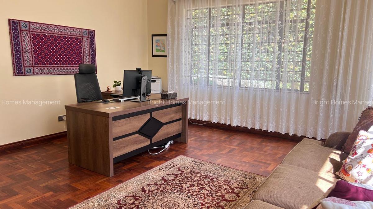 5 Bed Villa with En Suite in Lake View - 19