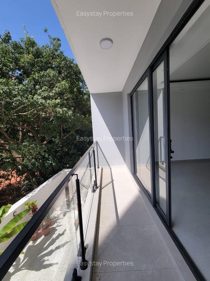 2 Bed Apartment with En Suite in Brookside - 3