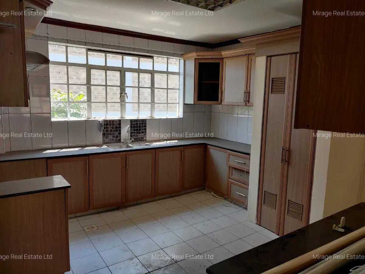 3 Bed Apartment with Staff Quarters in Kilimani - 13