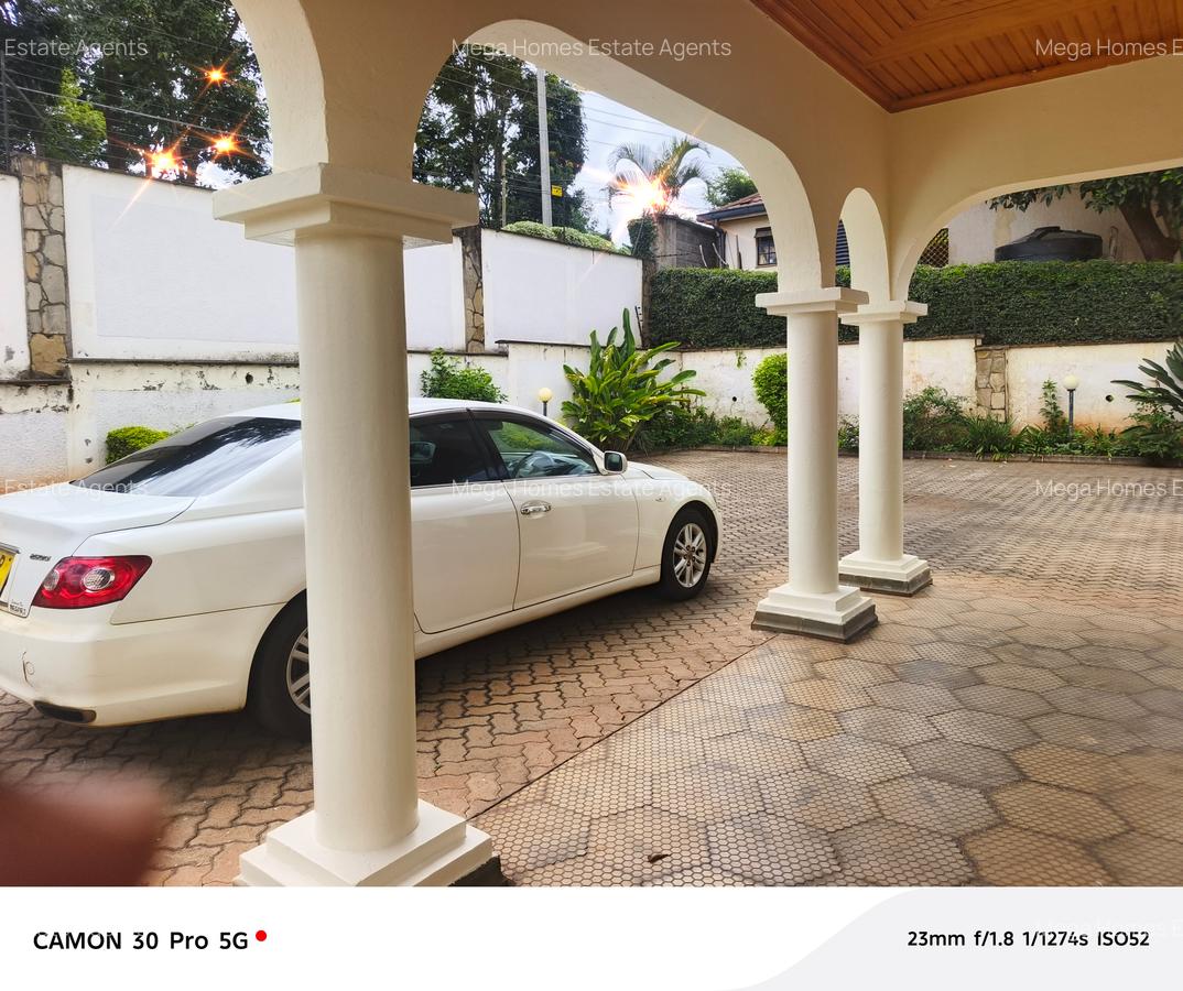 5 Bed House with En Suite in Runda - 9