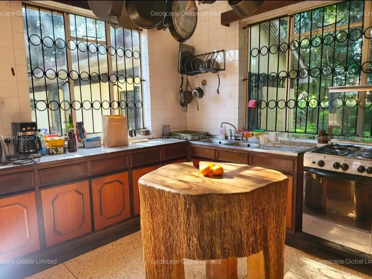 5 Bed House with En Suite in Nyari - 5