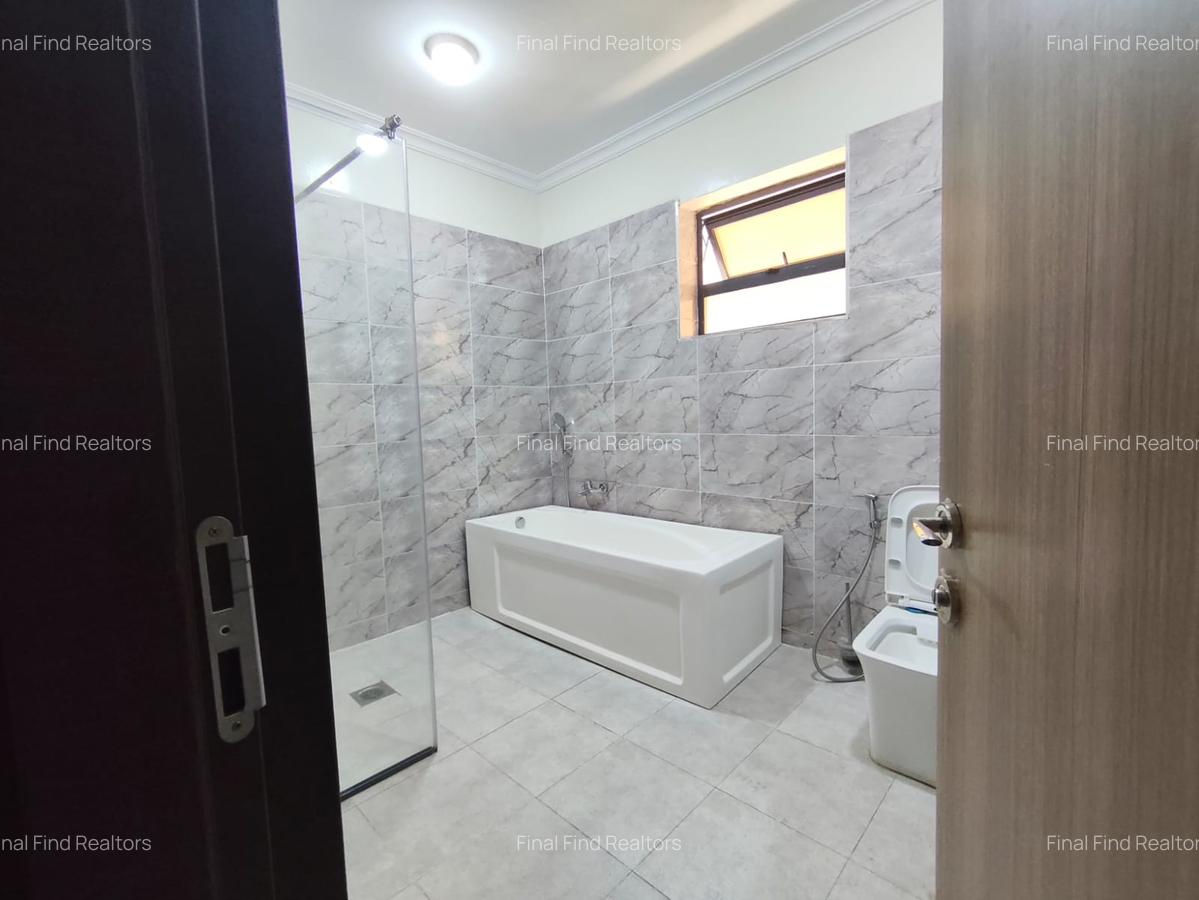4 Bed Apartment with En Suite in Parklands - 13