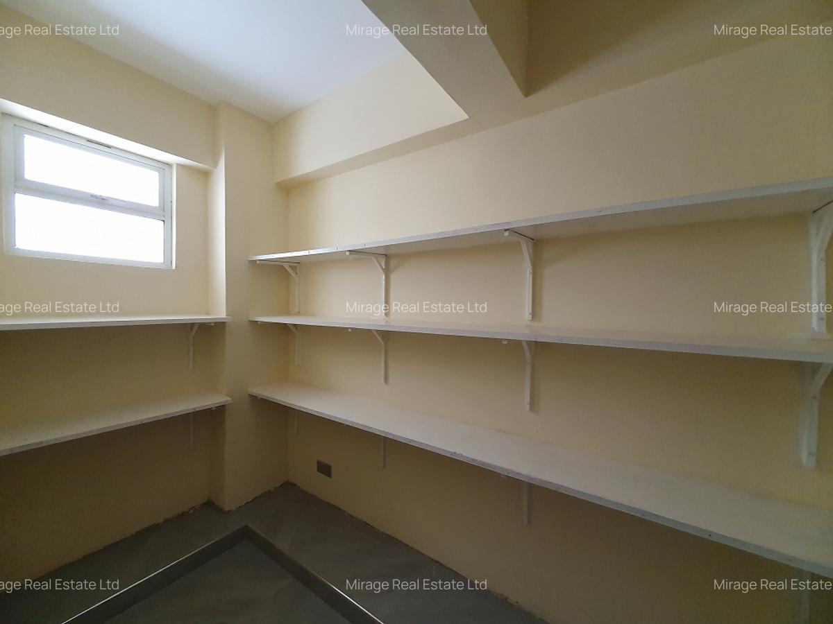 4 Bed Apartment with En Suite in Parklands - 9