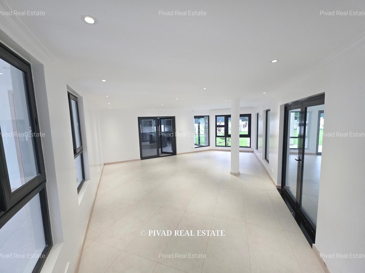 6 Bed House with Garden in Runda - 5
