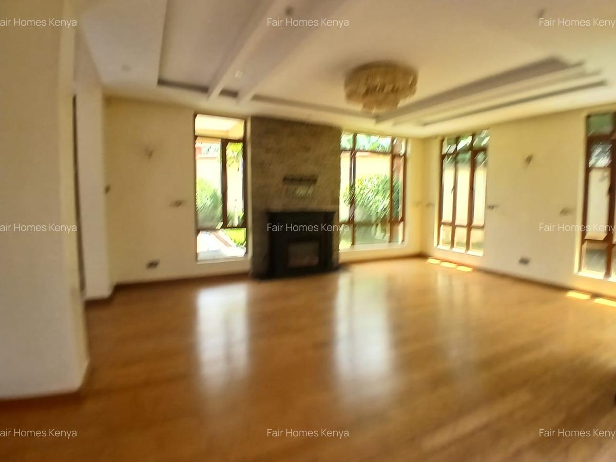 5 Bed Townhouse with En Suite at Lavington Green - 4