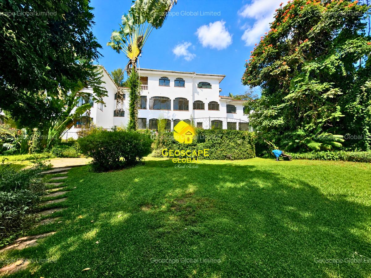 5 Bed House with En Suite in Nyari - 1