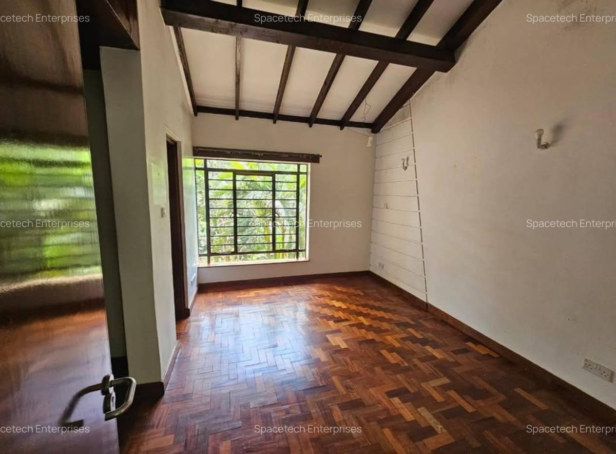 5 Bed Townhouse with En Suite in Kitisuru - 11