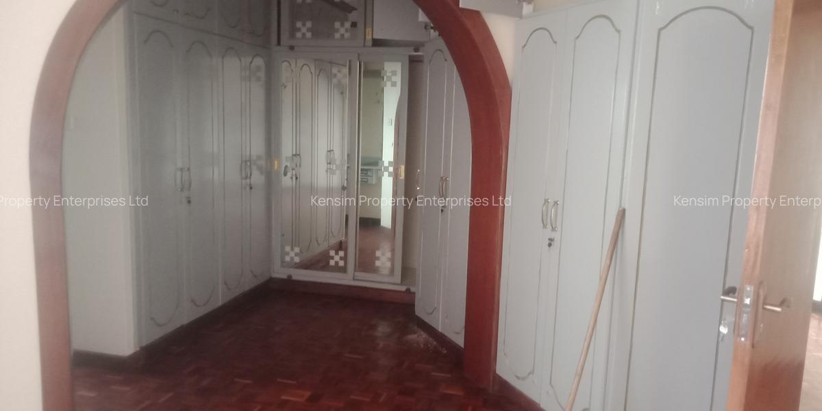 4 Bed Townhouse with En Suite in Lavington - 13