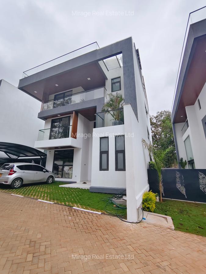 6 Bed Villa with En Suite in Lavington - 2