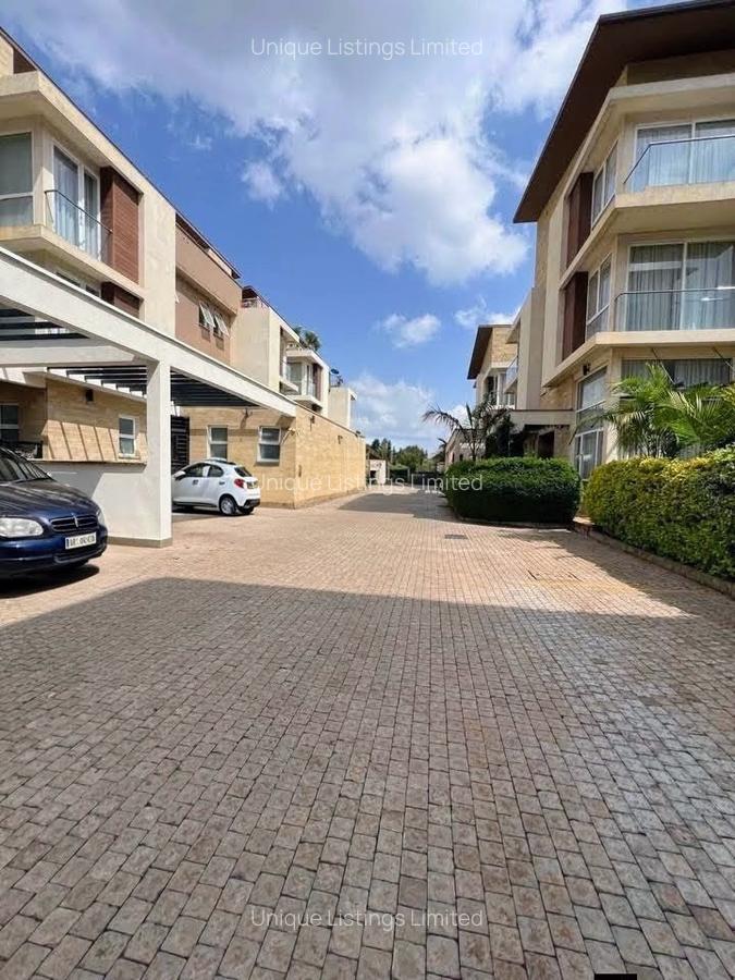 4 Bed Townhouse with En Suite in Lavington - 2