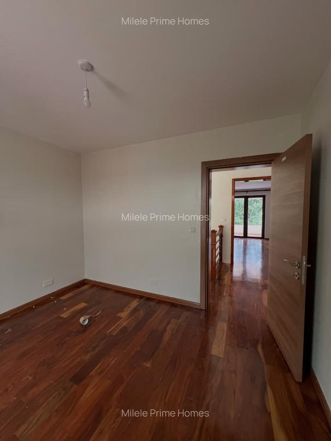 5 Bed Villa with En Suite in Lavington - 11