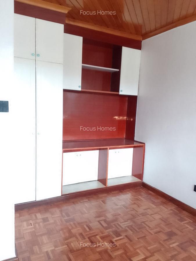 4 Bed Townhouse with En Suite in Lavington - 7