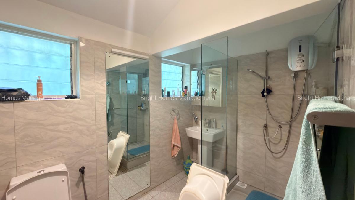 4 Bed Townhouse with En Suite in Rhapta Road - 14