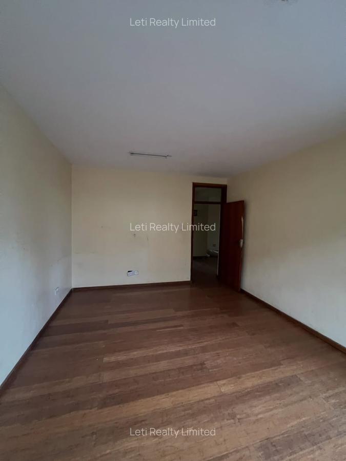 5 Bed Townhouse with En Suite in Lavington - 9