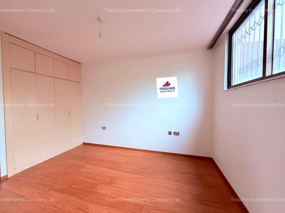 3 Bed Apartment with En Suite in Parklands - 6
