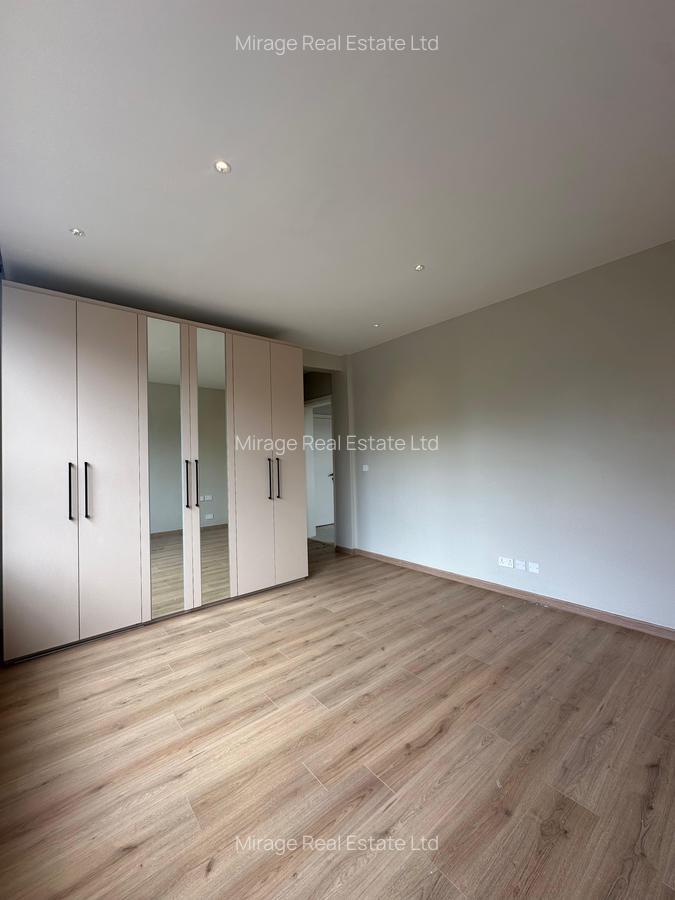 5 Bed Townhouse with En Suite in Lavington - 10