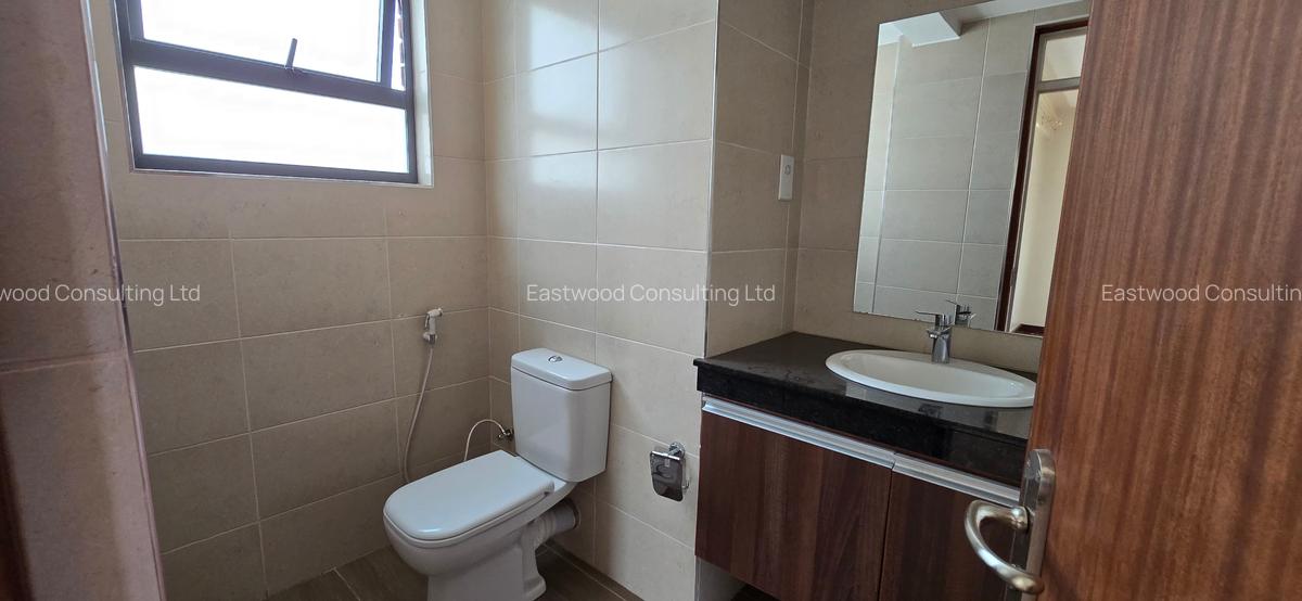 4 Bed Apartment with En Suite in Parklands - 12