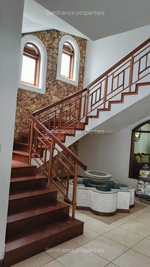 4 Bed Townhouse with En Suite at Greenwood Drive - 9