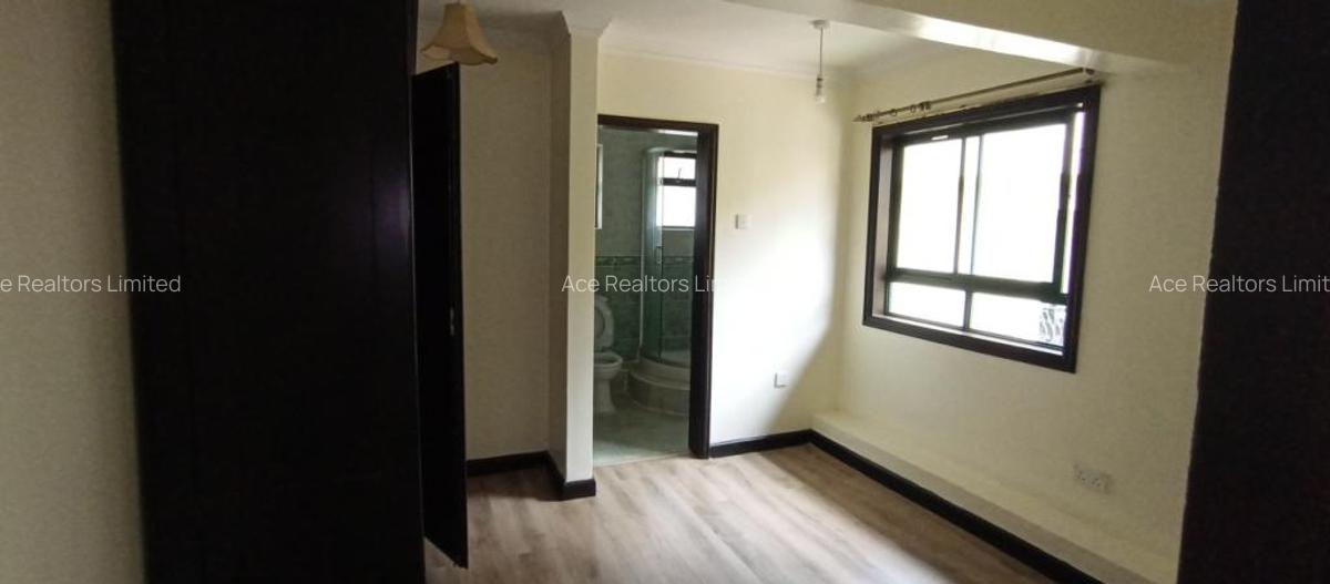 3 Bed Townhouse with En Suite at Grevellia Grove - 6