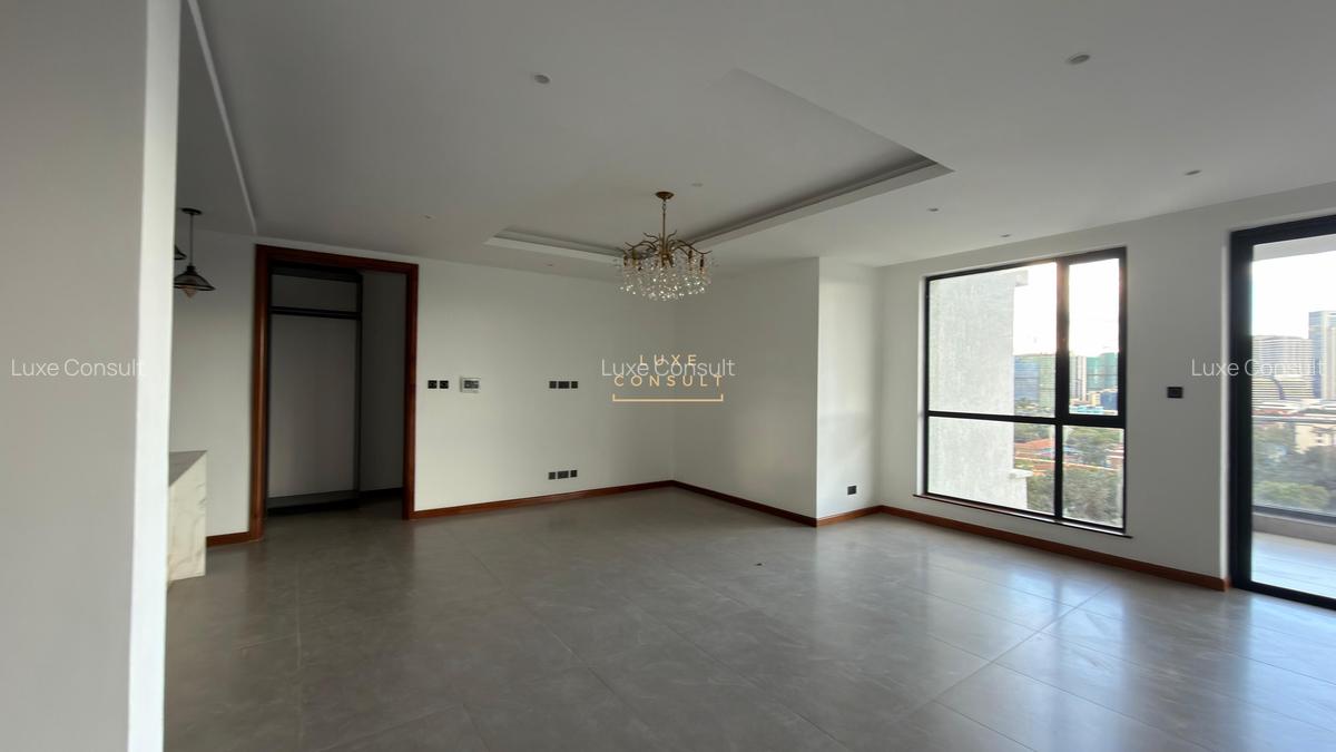 3 Bed Apartment with En Suite in Riverside - 2