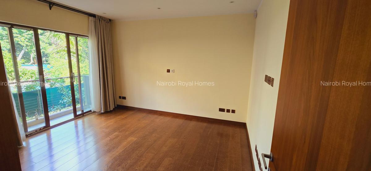 4 Bed Townhouse with En Suite at Lavington Green - 7