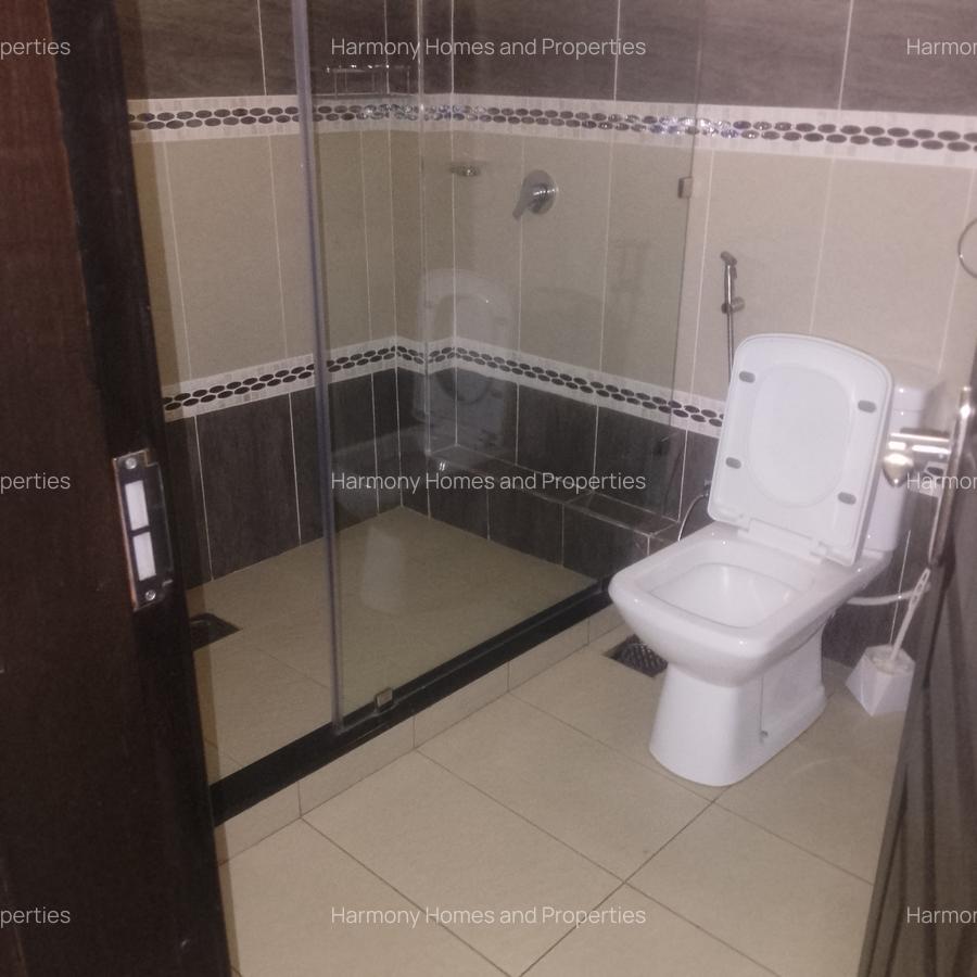 Serviced 2 Bed Apartment with En Suite at Riverside - 9