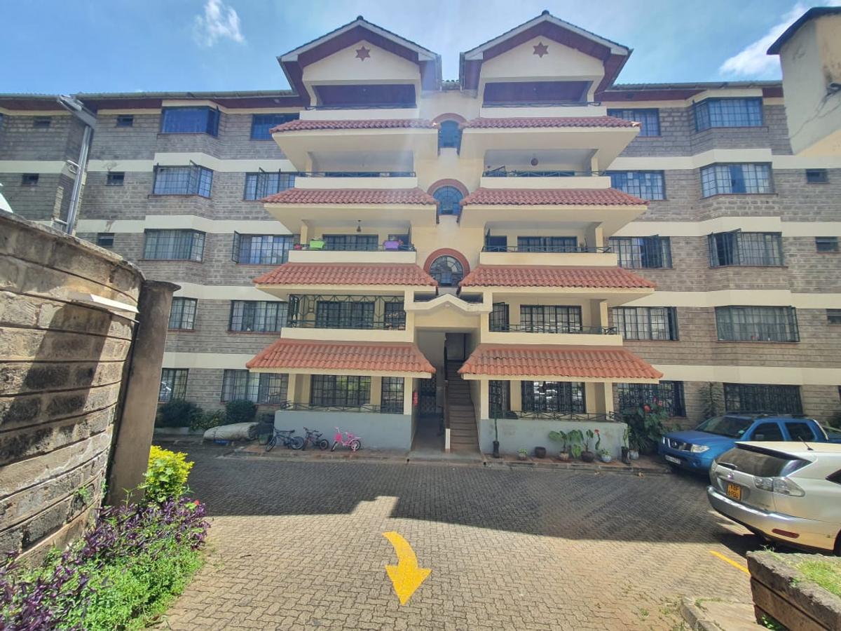 3 bed apartment with en suite at rhapta road