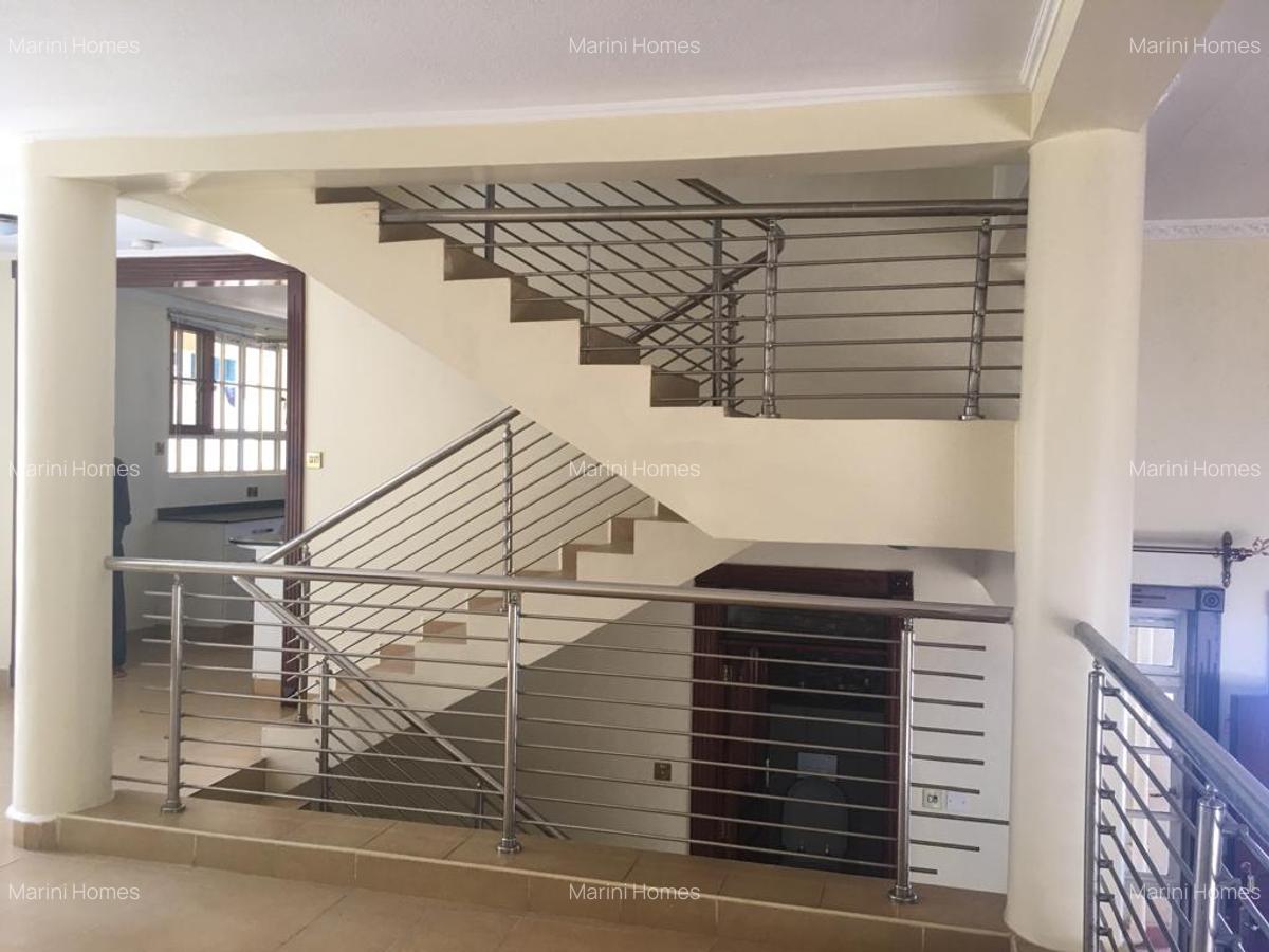 4 Bed Townhouse with En Suite in Kyuna - 4