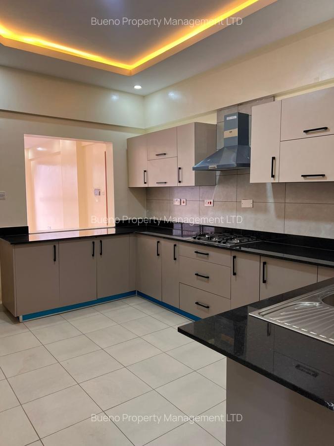 3 Bed Apartment with Borehole in Kilimani - 4