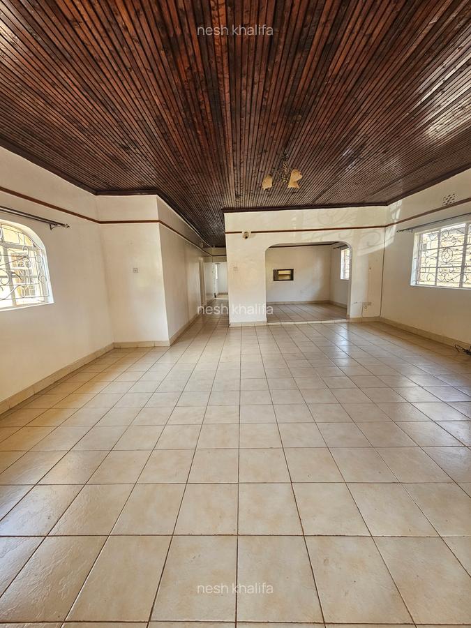 5 Bed Townhouse with En Suite in Mountain View - 5