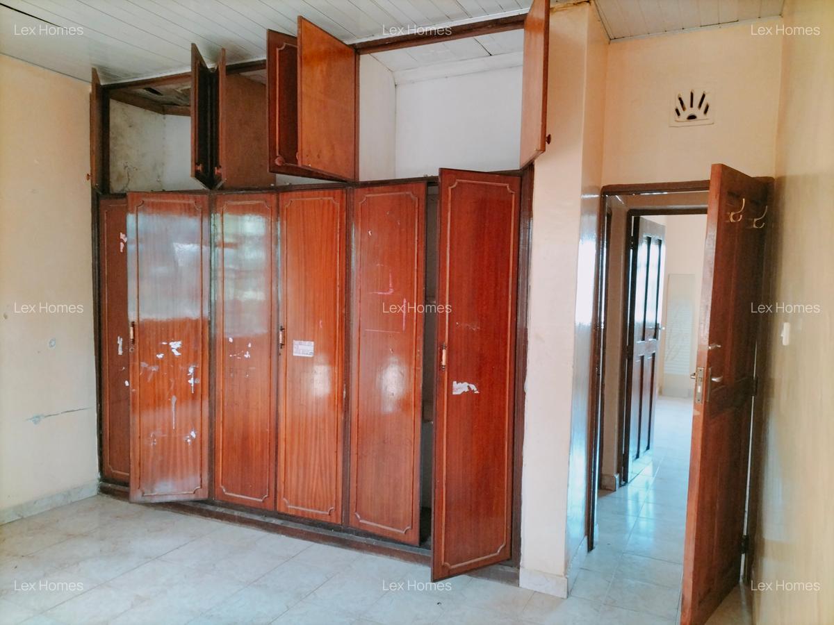 6 Bed House with En Suite in Ongata Rongai - 15