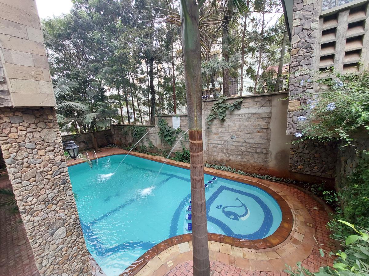 4 Bed Townhouse with En Suite in Kyuna - 16