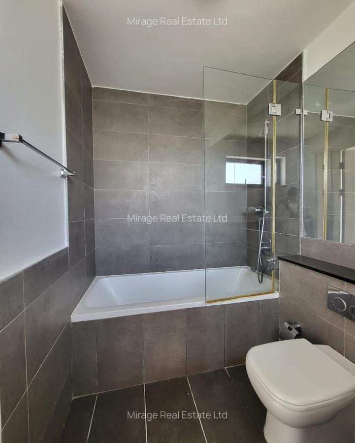 2 Bed Apartment with En Suite in Garden Estate - 4