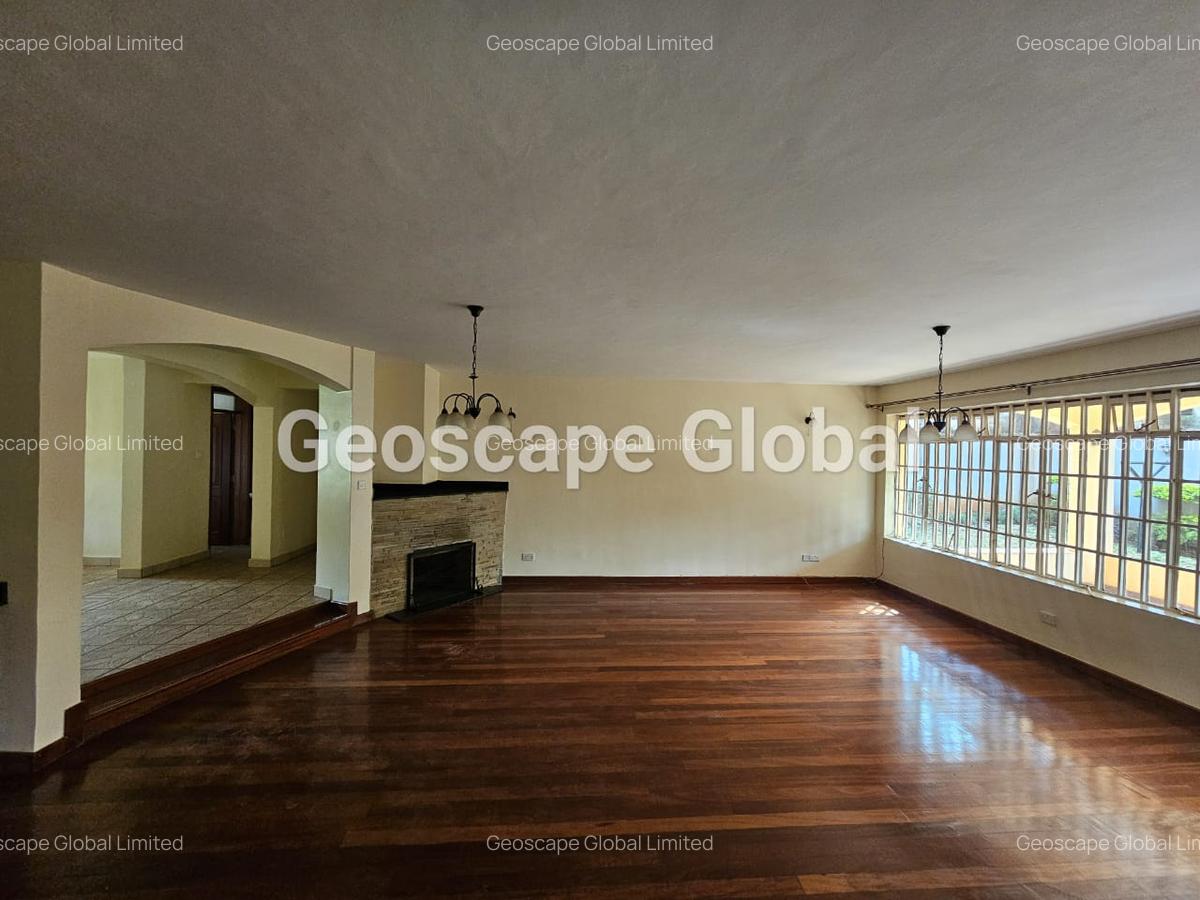 5 Bed House with En Suite in Rosslyn - 2