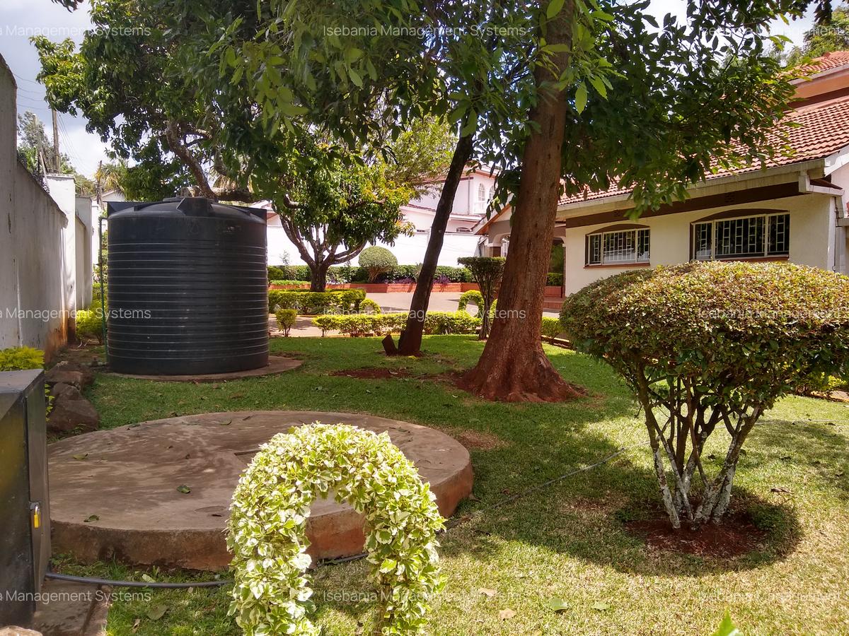 4 Bed House with En Suite at Rosslyn Road - 2